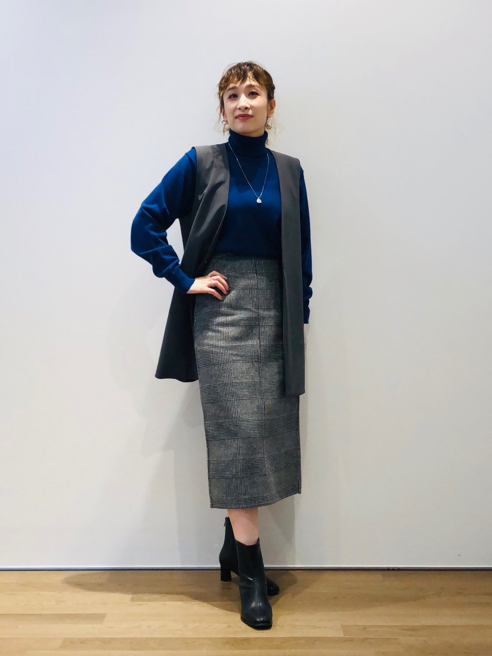 2024年モデル ハイストレッチトリコットスリットストレートパンツ