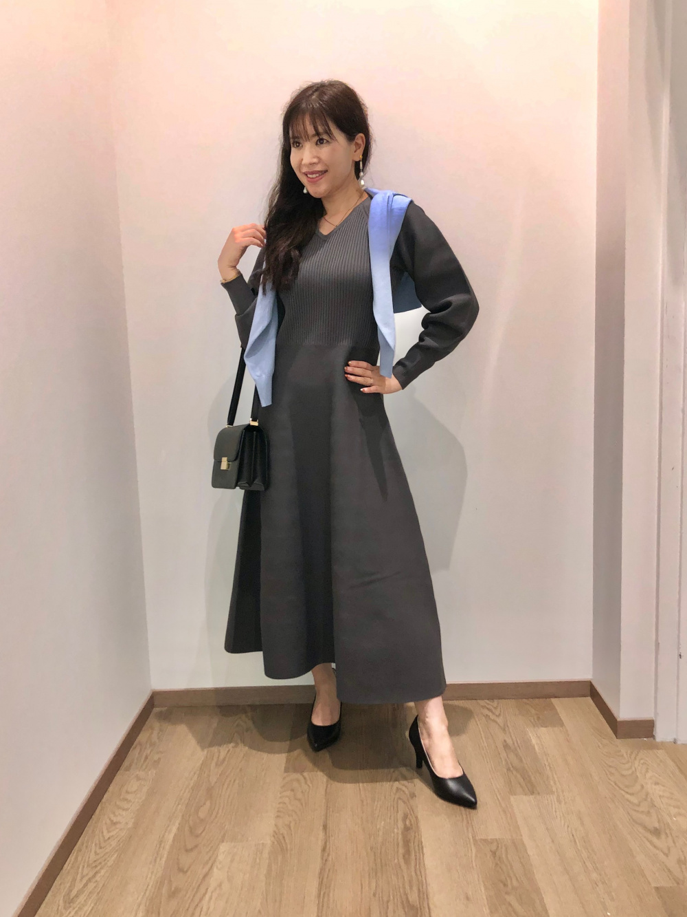 ホールガーメント®ニットVネックフレアワンピース、ホールガーメント