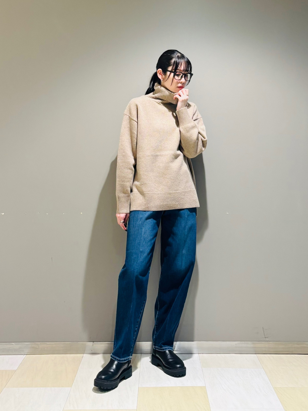 カーブジーンズ」の着用コーディネート| プラステ