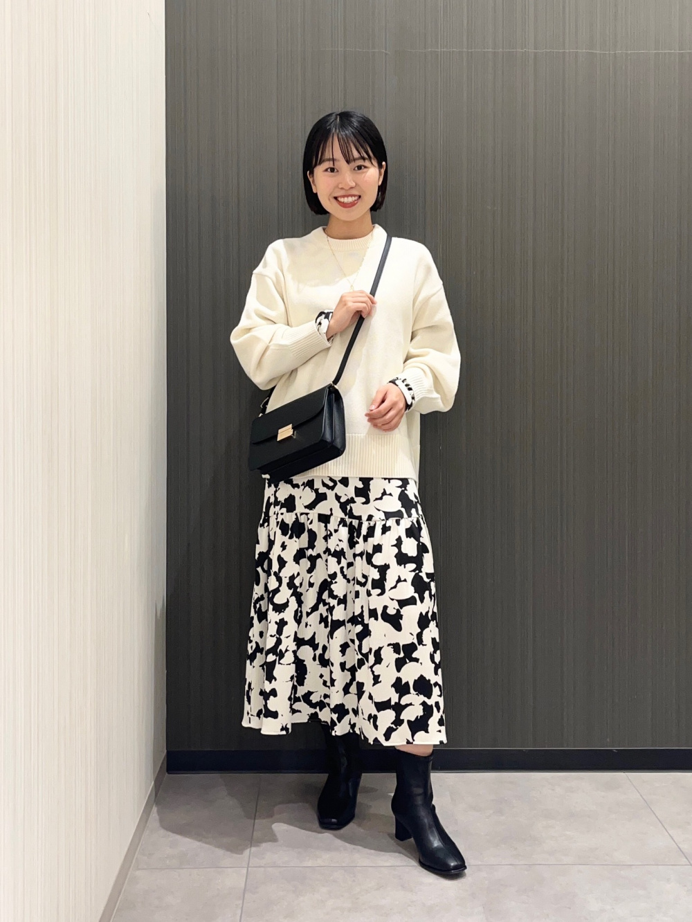 フラワープリントワンピース（長袖）、コットンブレンドノーカラー