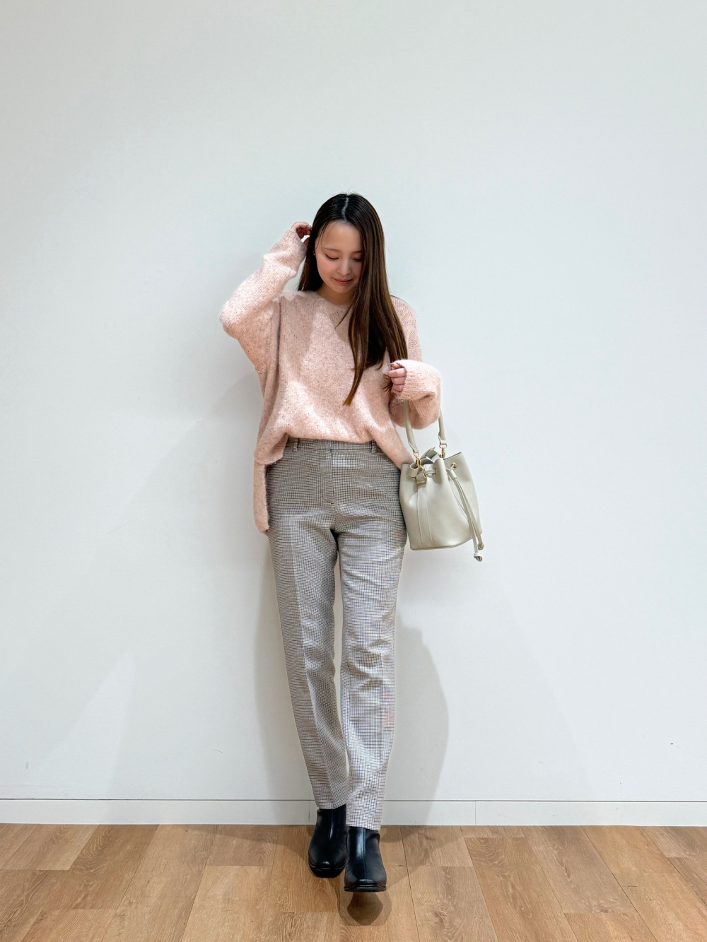 2024年モデル スティックパンツ（ウォームリザーブ）チェック」の着用