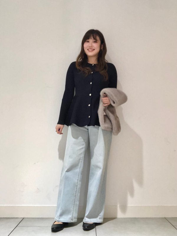 ホールガーメント®ペプラムカーディガンのコーディネート・着用