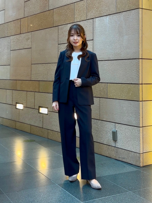 2024年モデル ワイドパンツ（ウォームリザーブ）（レディース）の着用