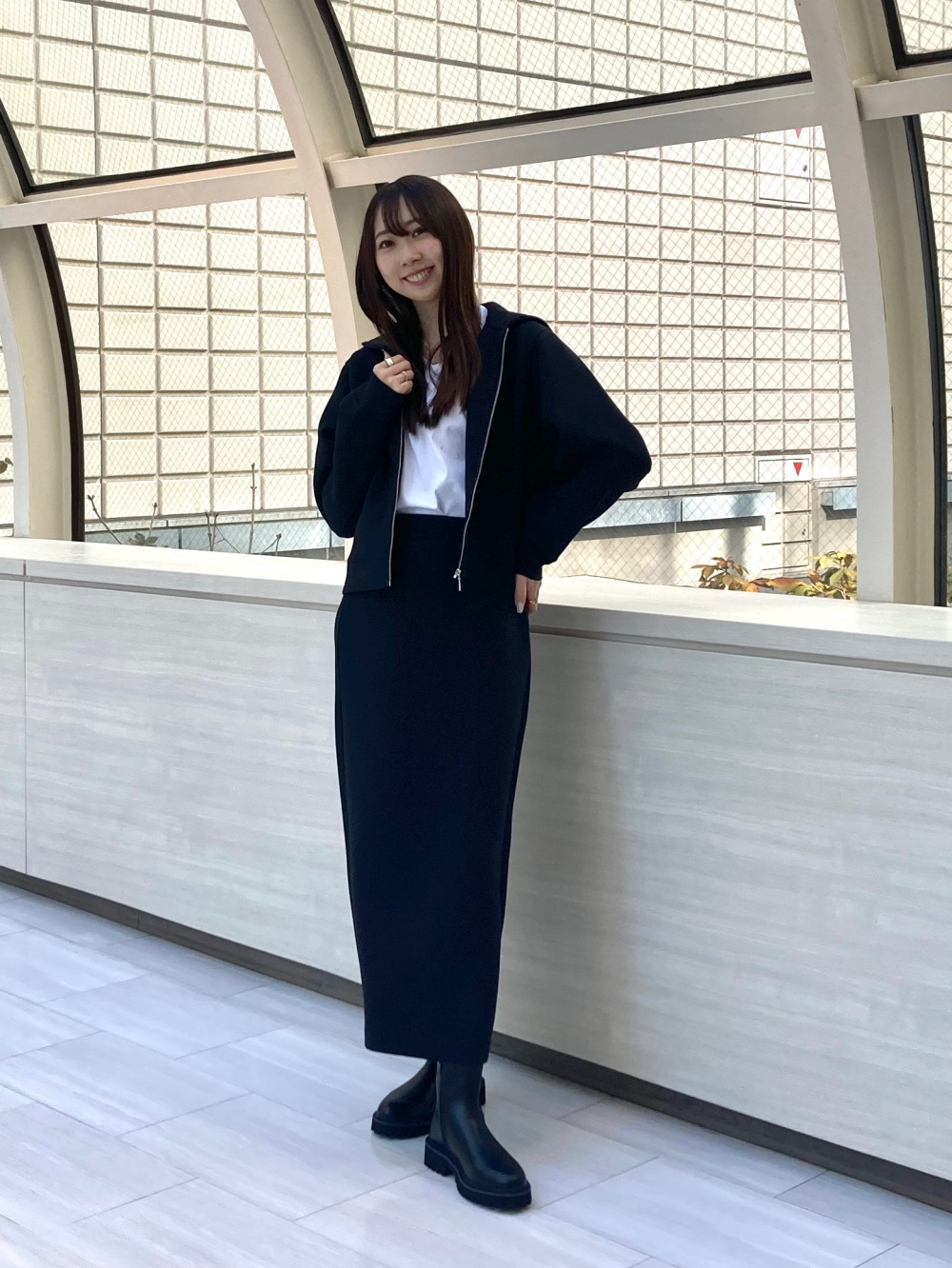 ホールガーメント®ニットVネックフレアワンピース、プラットフォーム