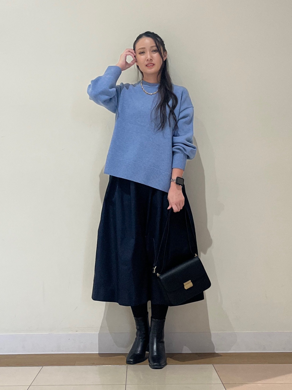 ホールガーメント®ニットVネックフレアワンピース、コンパクト