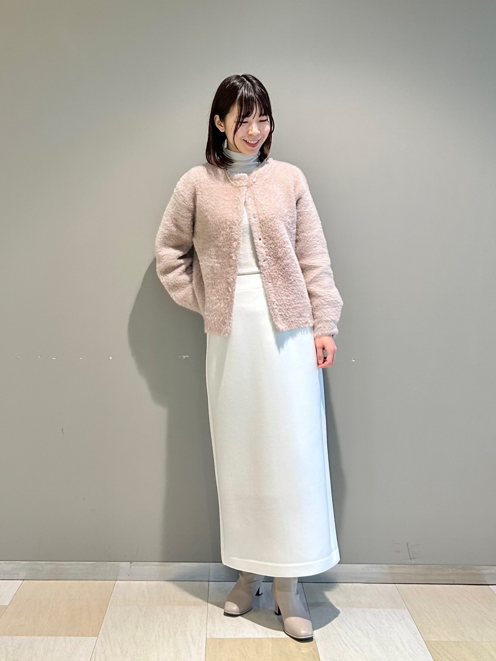 プラステ レーヨンブレンドパールボタンラメカーディガン