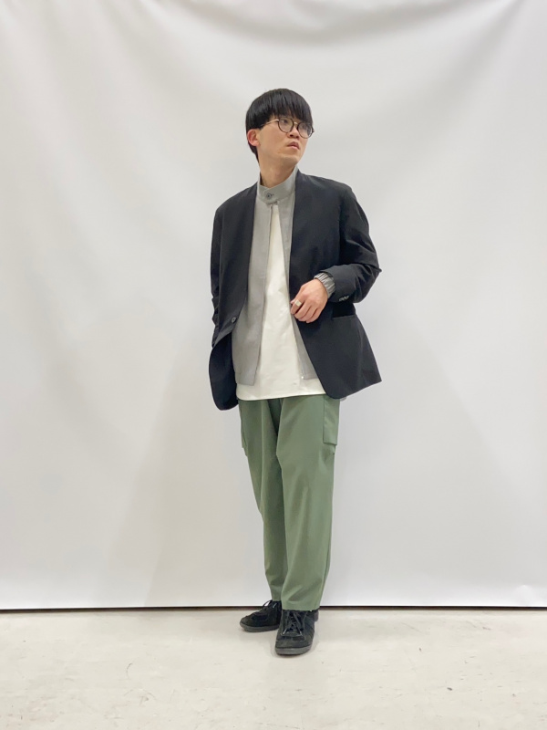 テックストレッチノーカラージャケット（メンズ）の着用コーディネート