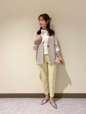 【新品】プラステ　トリアセブレンドペプラムジレ　ベージュ PLST(プラステ)公式 | トリアセブレンドペプラムジレ