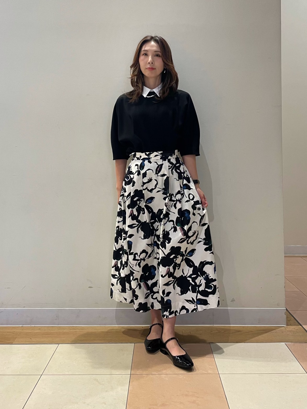 ⭐︎専用⭐︎【新品】PLSTフリルネックブラウス白黒2枚セット
