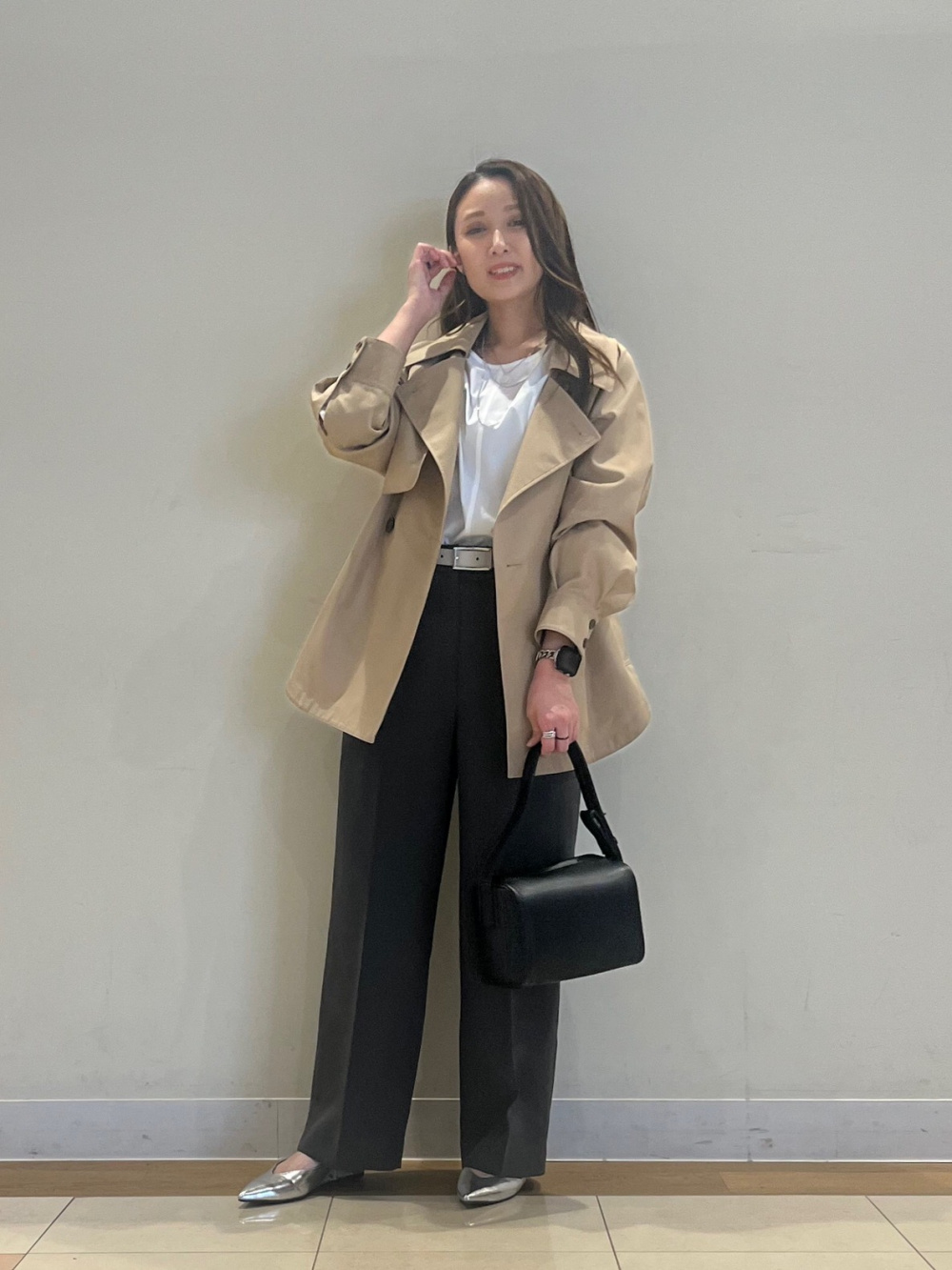 リラクシーショートトレンチコート、ワイドパンツ（ダブルクロス）」の