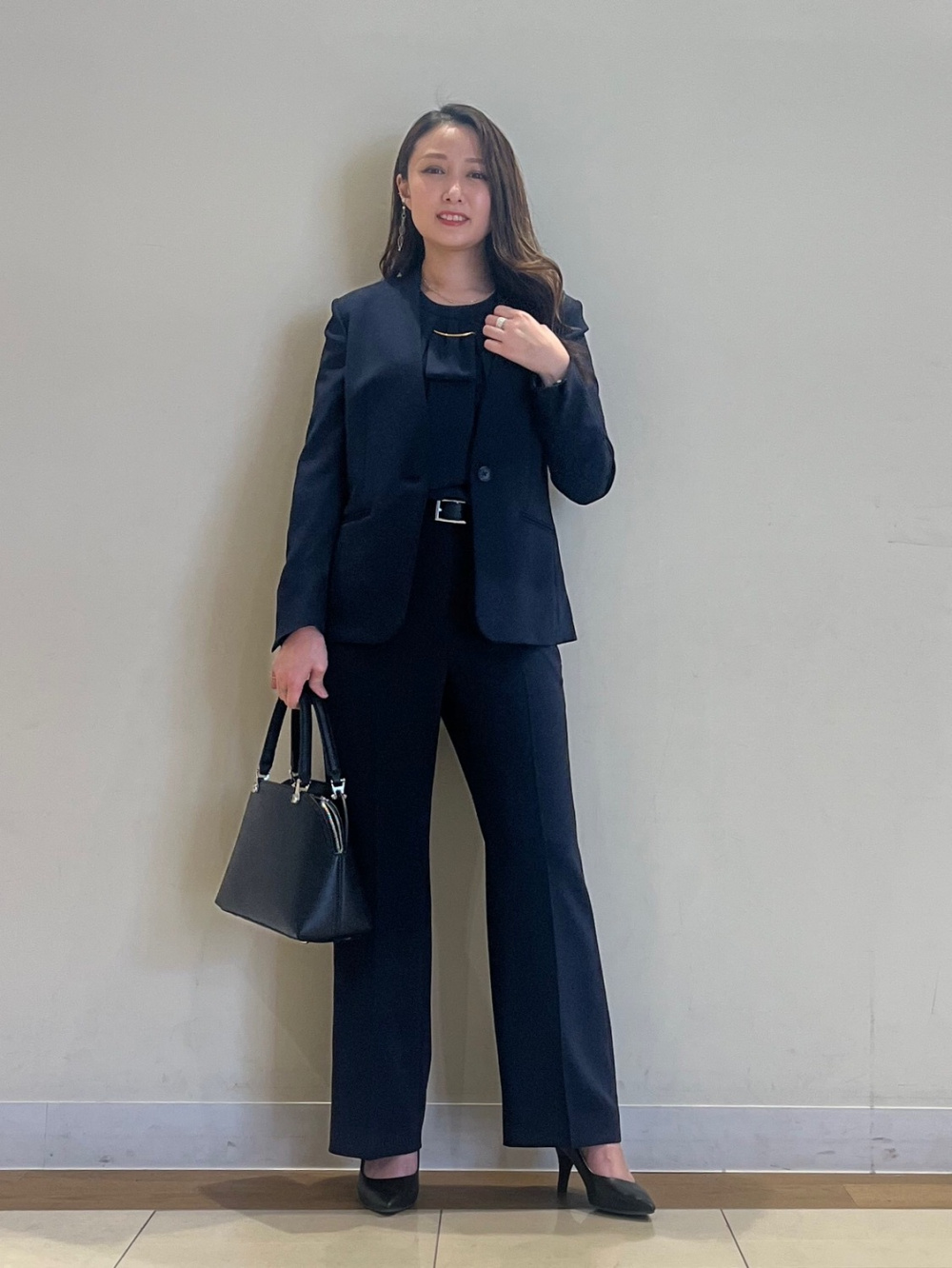 ツイードペプラムジャケット、トリアセブレンドテーパードパンツ」の