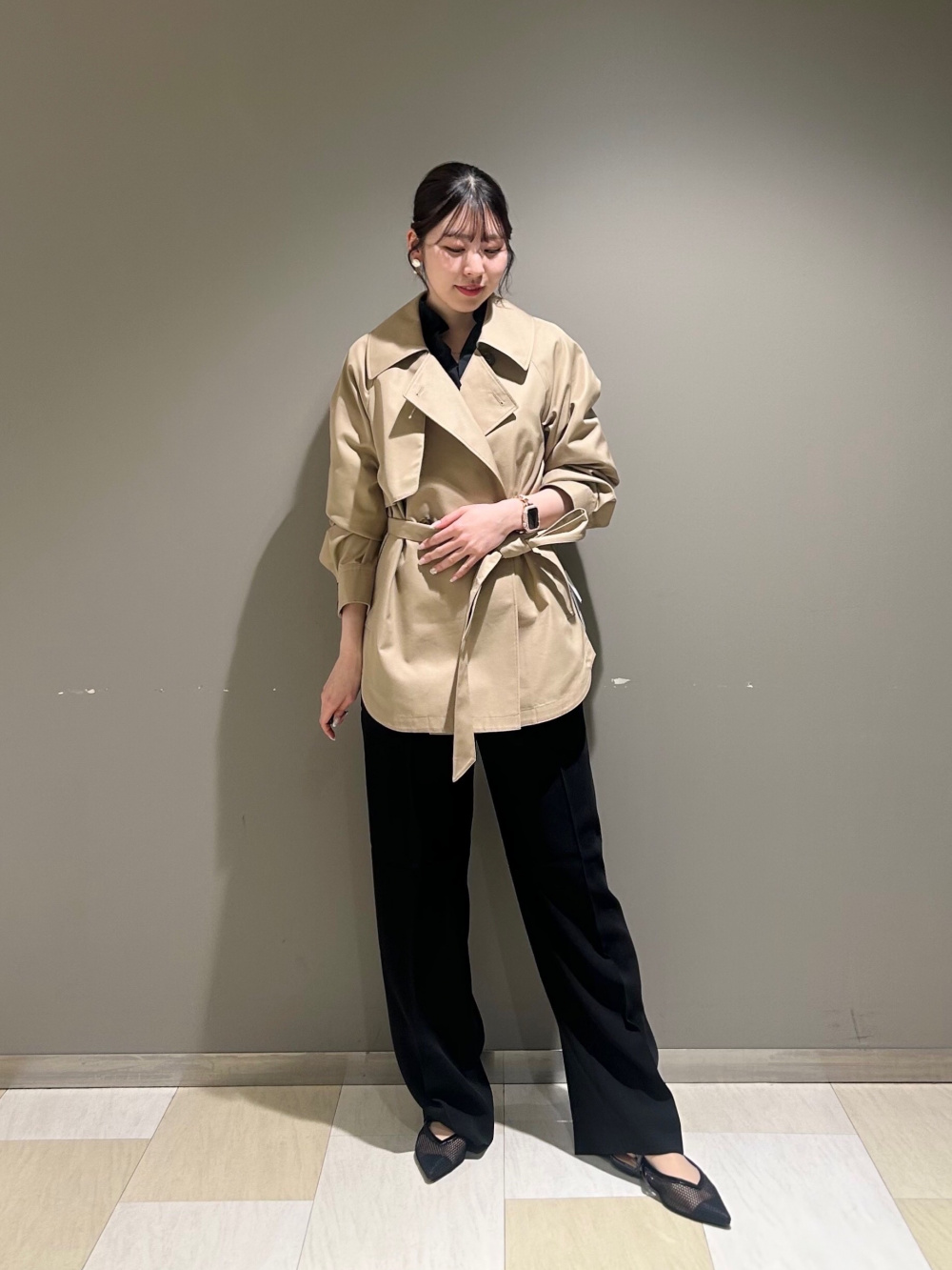 リラクシーショートトレンチコート、ワイドパンツ（ダブルクロス）」の