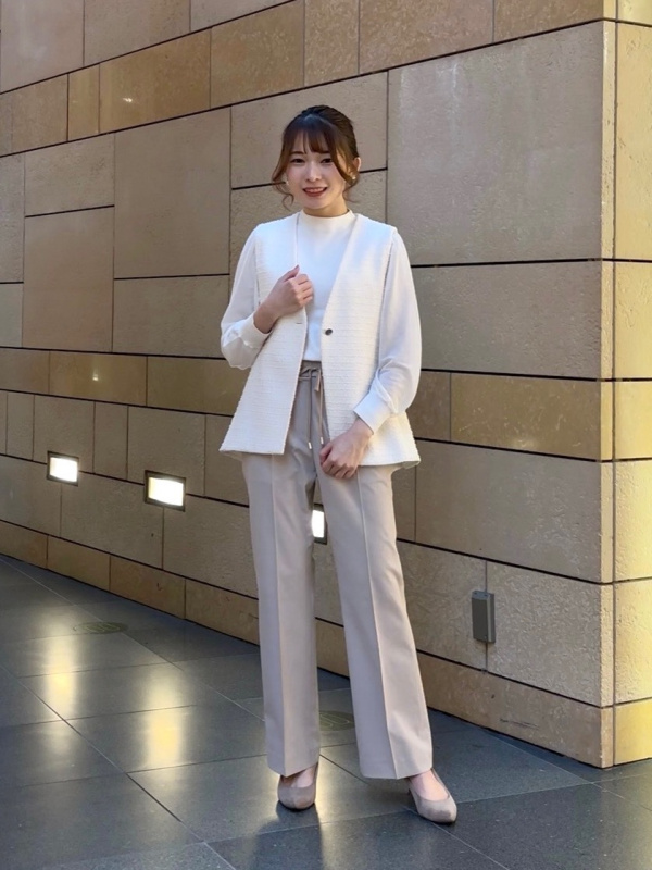 ツイードペプラムジレ、トリアセブレンドテーパードパンツ」の