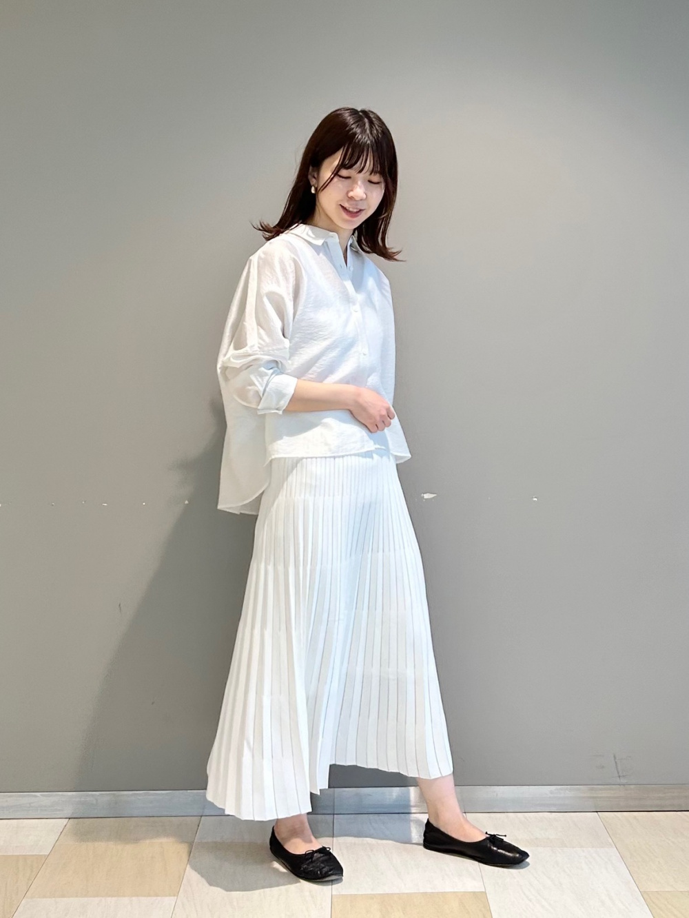 シアークロップドシャツ、レーヨンブレンドシアープリーツ