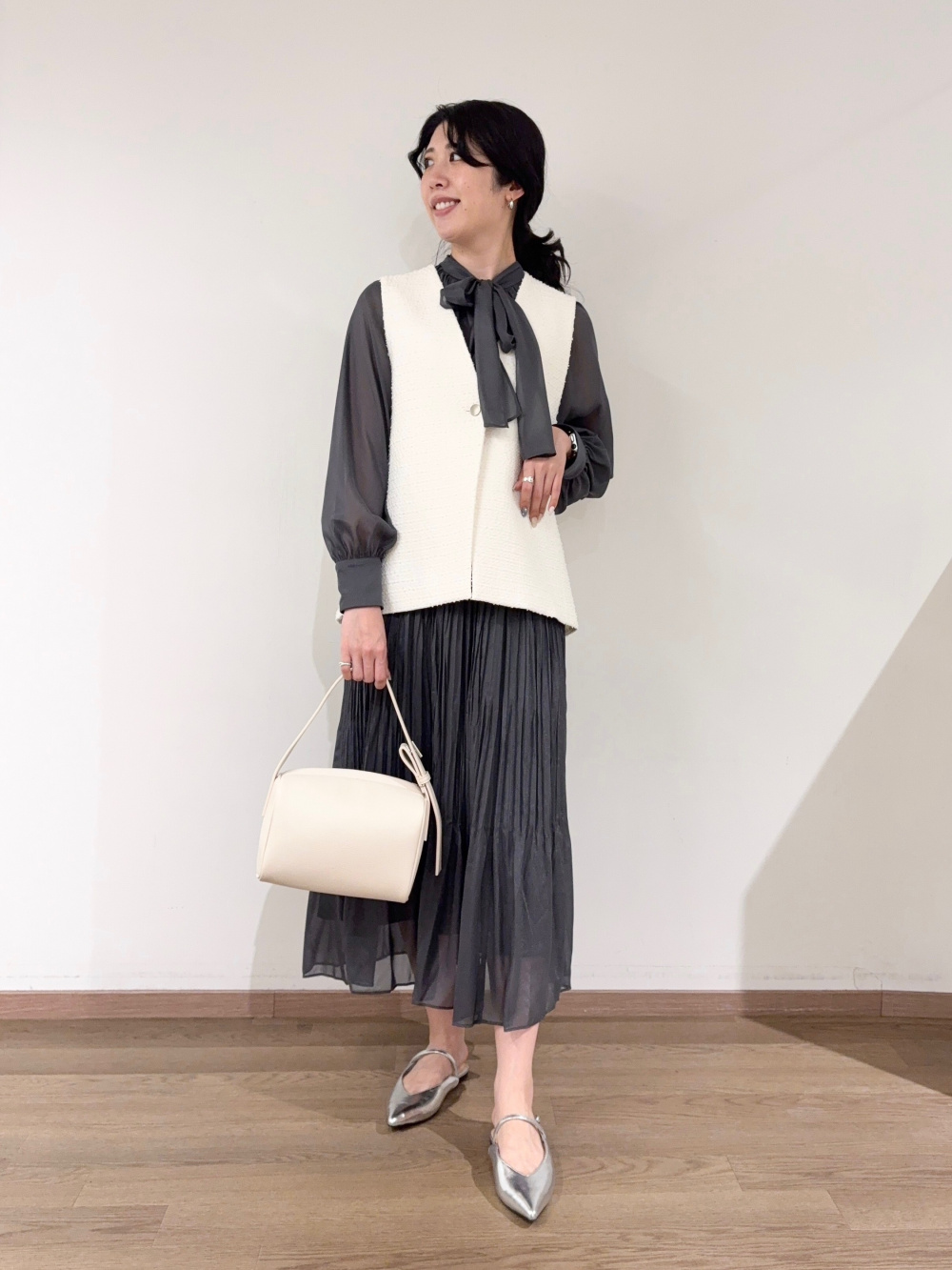 シアープリーツスカート、UVカットレーヨンブレンドモックネックニット