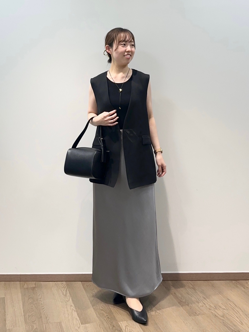 ホールガーメント®ニットVネックフレアワンピース、ホール