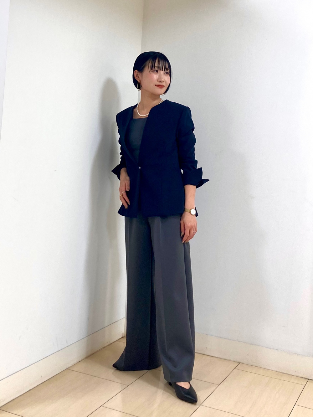 ツイードペプラムジャケット、トリアセブレンドストレートパンツ」の