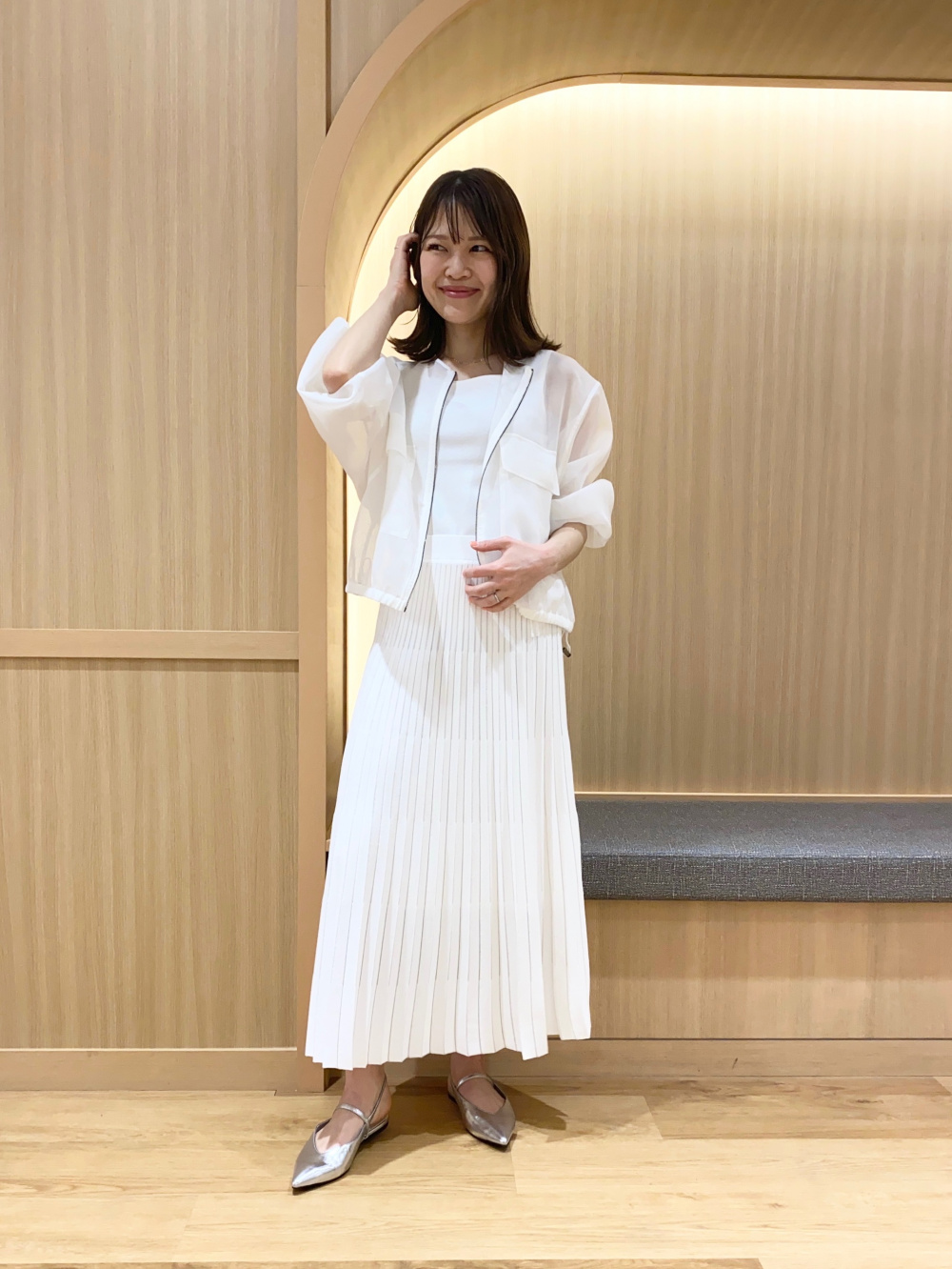 ホールガーメント®Aラインワンピース、シアーオーガンジーブルゾン」の