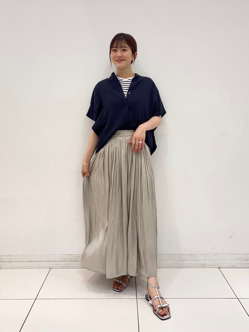 レースハイネックプルオーバー（長袖）、メタリックサテン