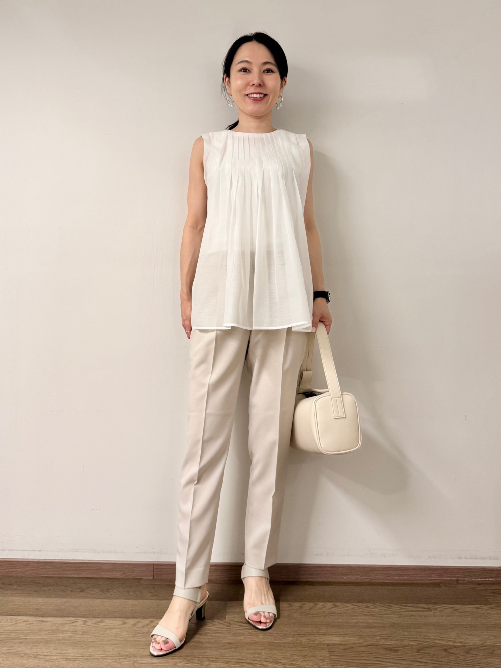ウールブレンドストレートパンツ、シアープリーツノースリーブブラウス 【PLST】PLSTシアープリーツノースリーブブラウスホワイト新品未使用