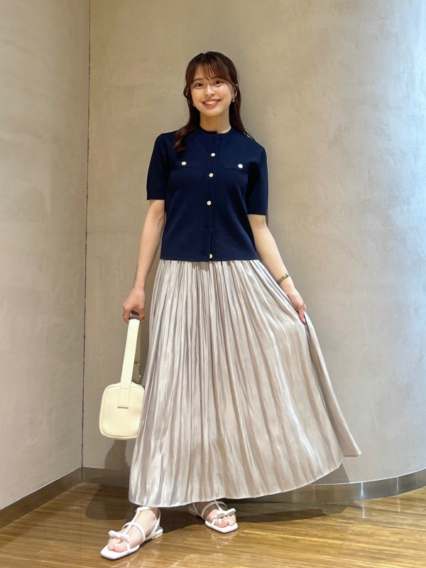 メタリックサテンプリーツスカート、スクエアトゥメリージェーン