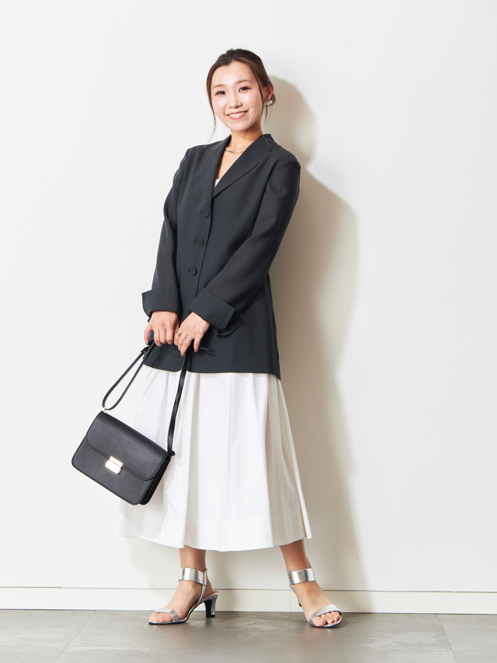 ホールガーメント®ニットVネックフレアワンピース、コンパクト