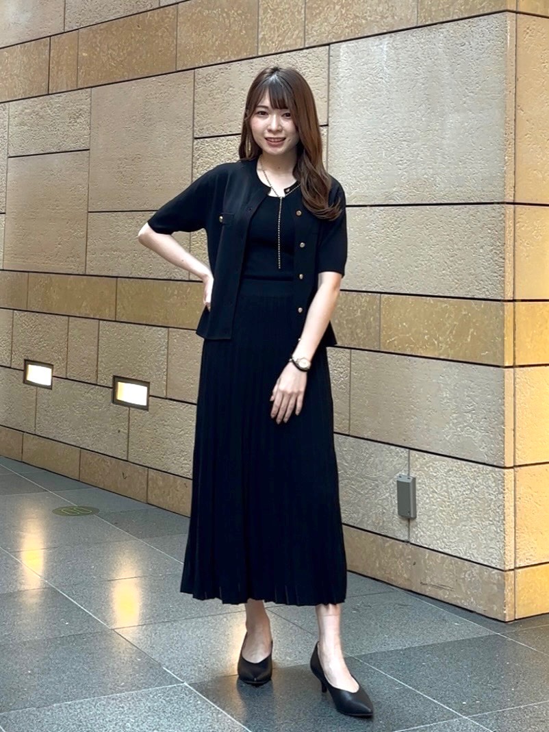 ホールガーメント®ペプラムカーディガン、スティックジーンズ
