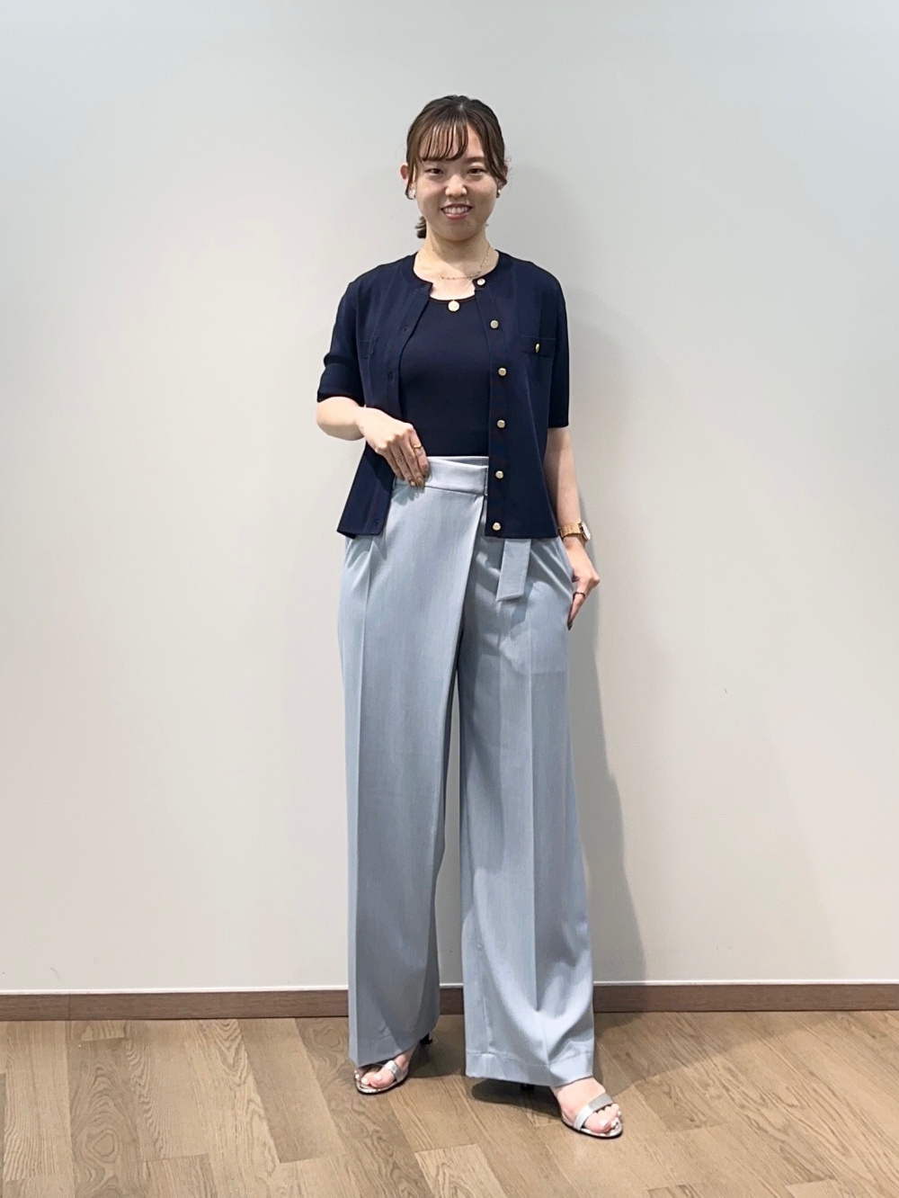 シャンブレーバンドカラーシャツ、シャンブレーラップパンツ」の