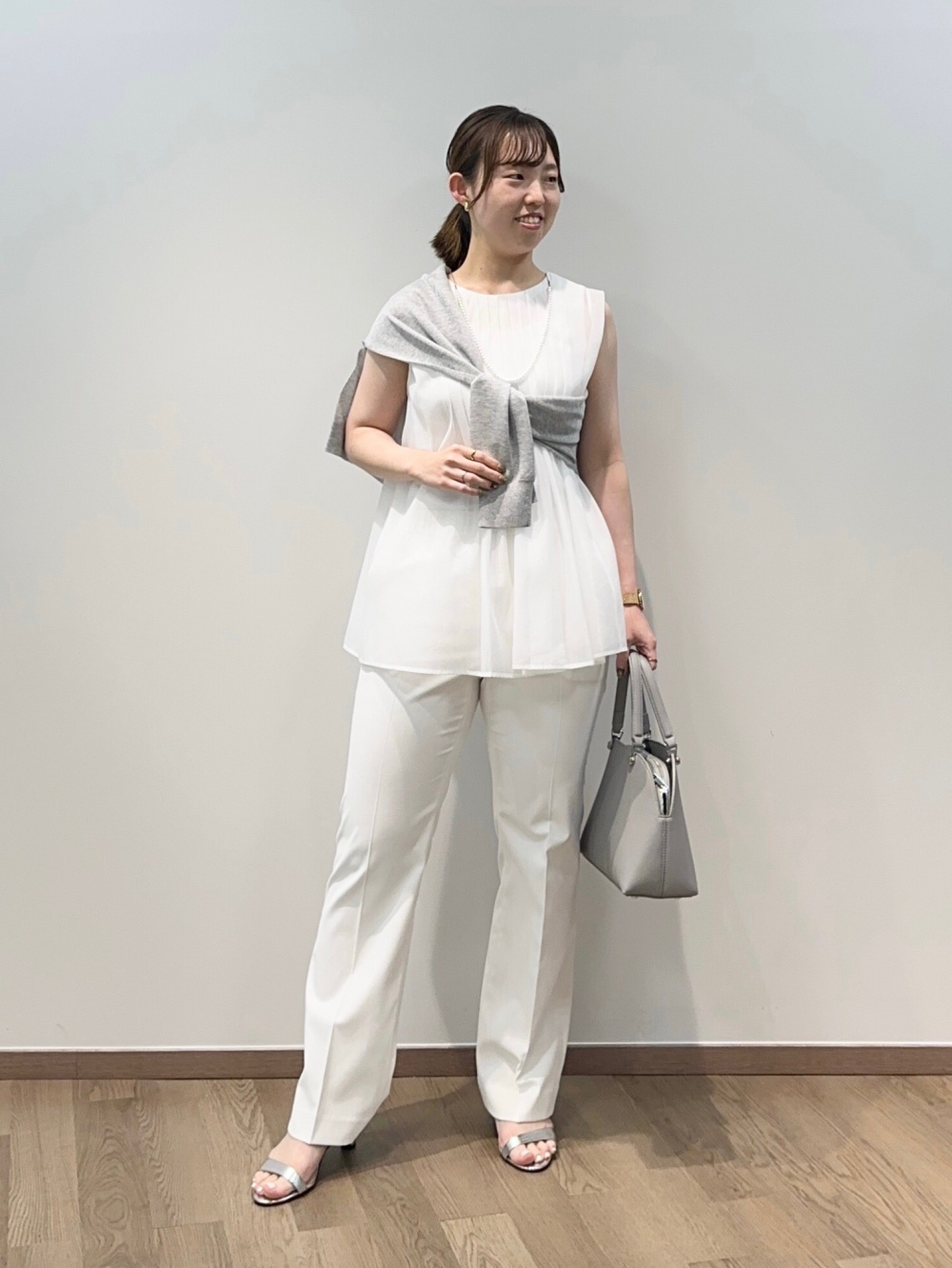 シアープリーツノースリーブブラウス、タックギャザーイージー