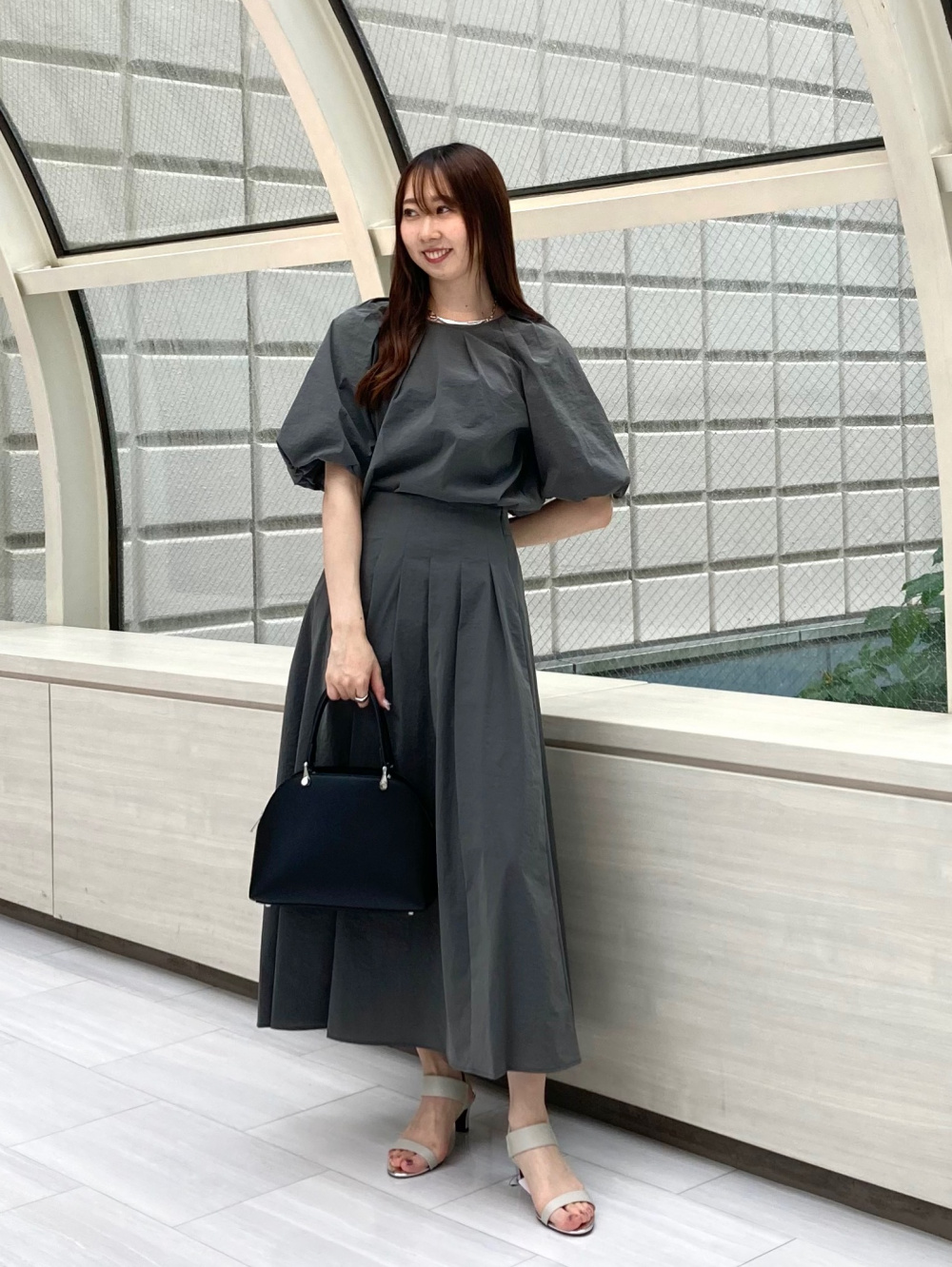 ハイストレッチナイロンパフスリーブブラウス、ハイストレッチ