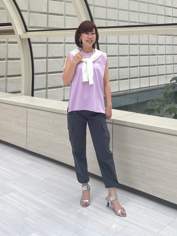 ハイストレッチリネンカーゴパンツ（レディース）の着用