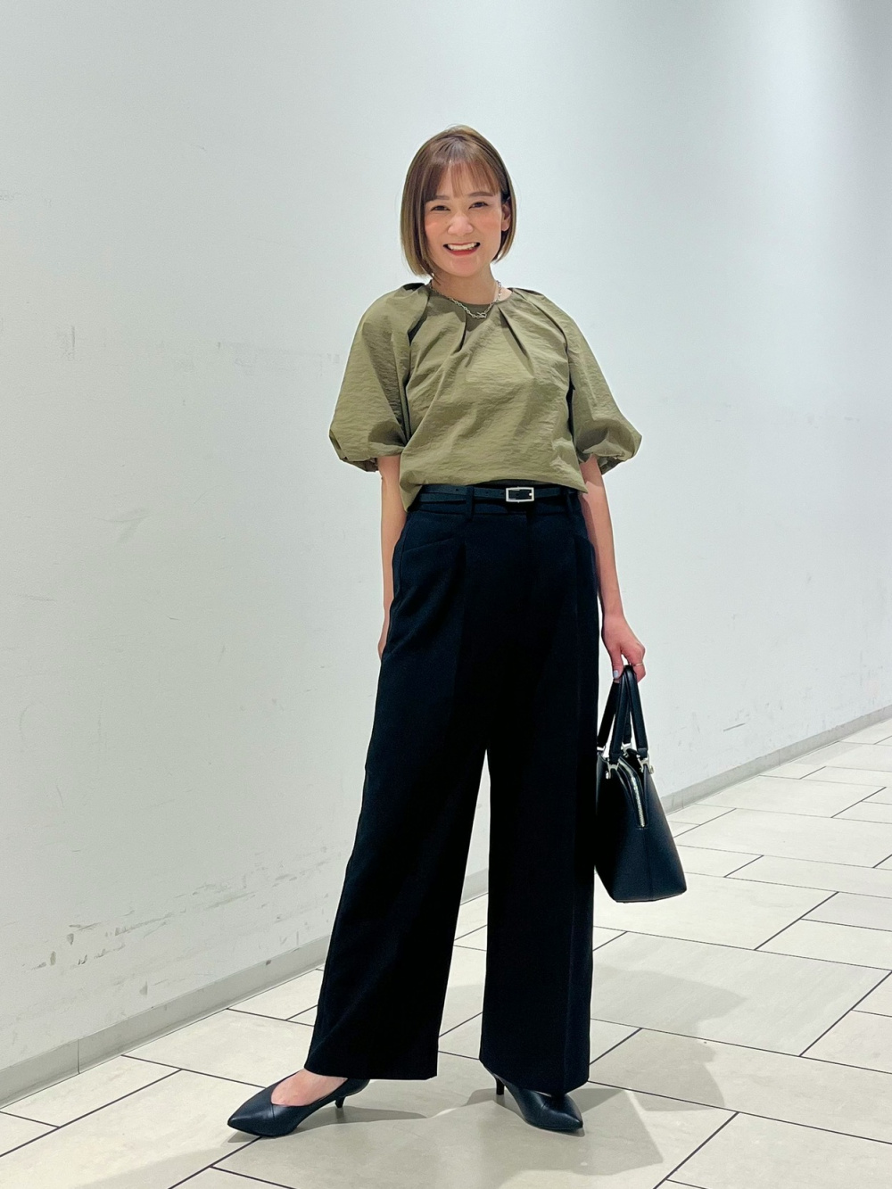 ホールガーメント®ペプラムカーディガン、スティックジーンズ