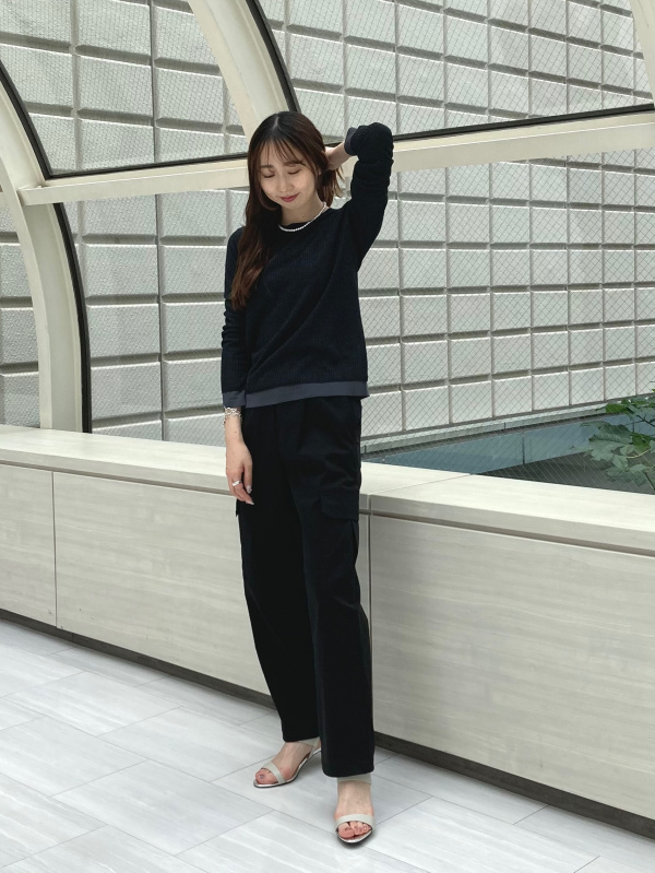ハイストレッチリネンカーゴパンツ（レディース）の着用