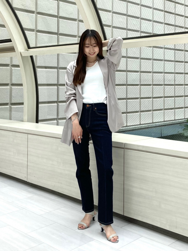 トリアセサテンシャツジャケット（レディース）の着用コーディネート