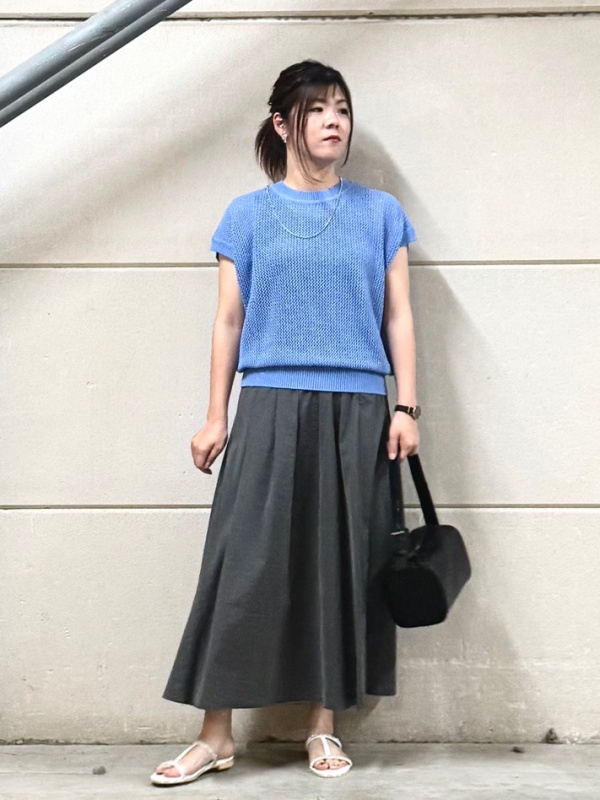 UVカットVネックメタルパーツブラウス（長袖）、Vネックベスト
