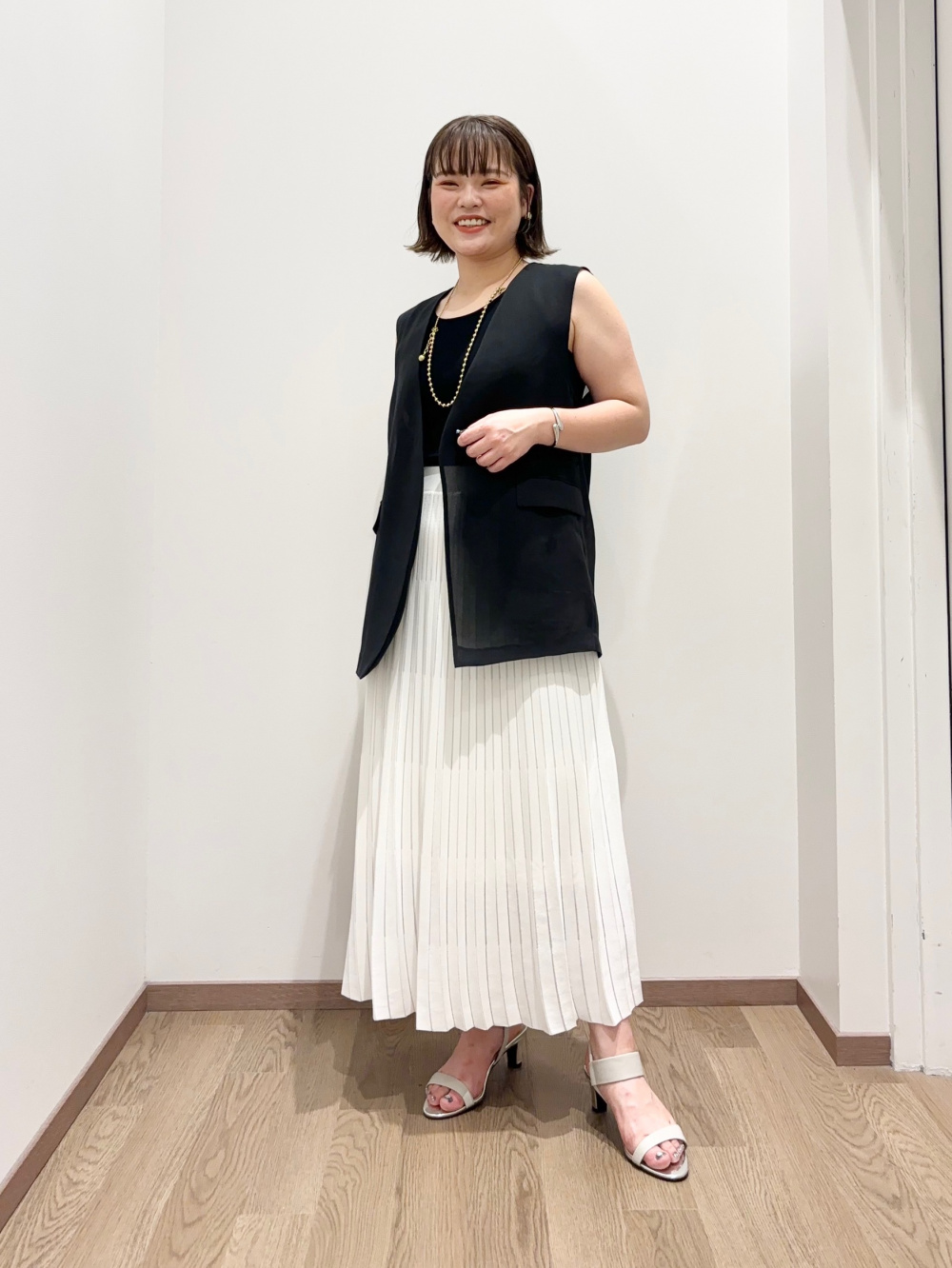 シアークロップドシャツ、レーヨンブレンドシアープリーツ