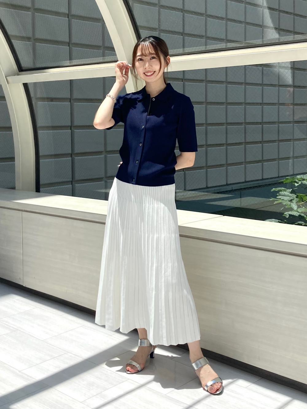 新品 プリーツスカート & ハーフスリーブシャツ 　春夏コーデ レーヨンブレンドシアープリーツスカート、2025年モデル プレミアム