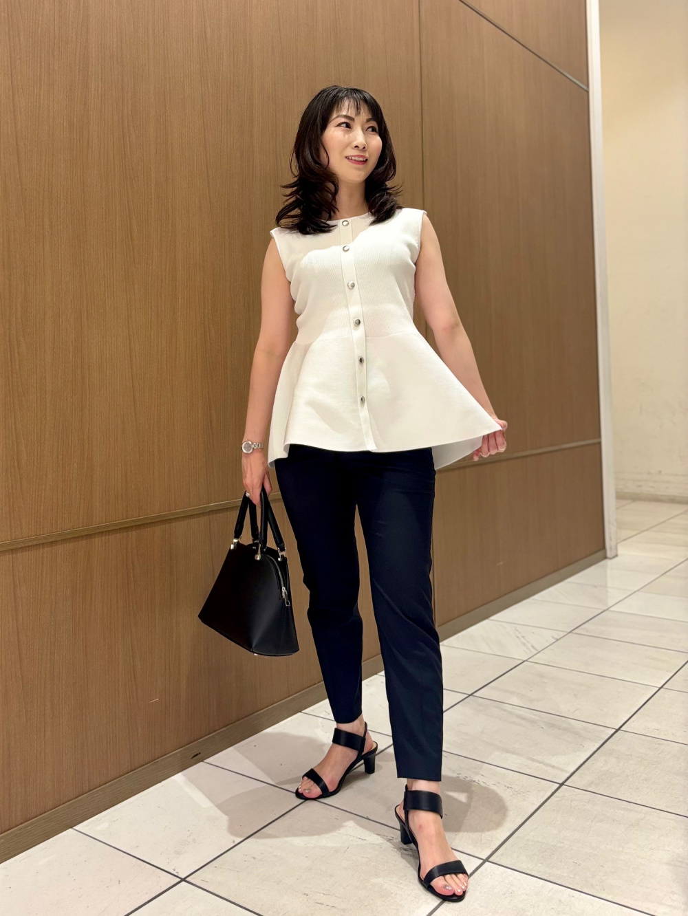 ツイードペプラムジレ、トリアセブレンドテーパードパンツ」の