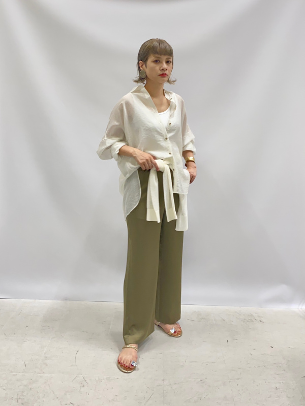 今季　シアードルマンメタルボタンシャツ Mサイズ ブルー シアードルマンメタルボタンシャツ（レディース）の着用