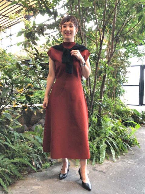 ノースリーブのホールガーメントワンピース