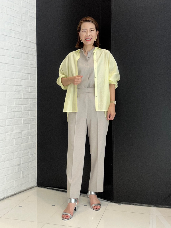 美品　プラステ　ノーカラー　セットアップXS　ベージュ　ポリエステル　ベルト PLST(プラステ)公式 | 2024年モデル ハイストレッチトリコット