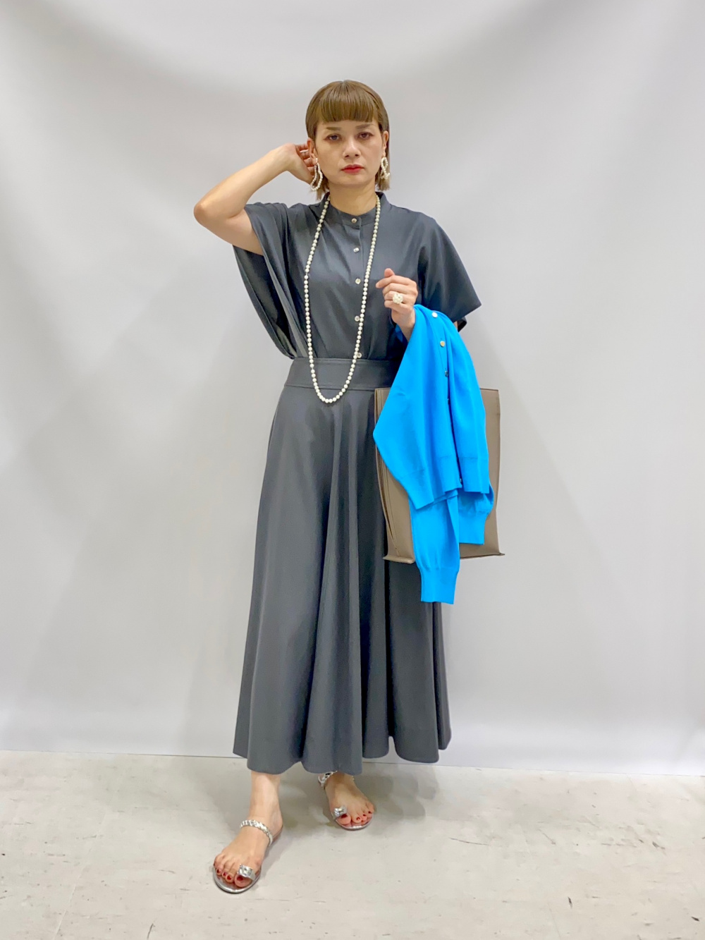 シャンブレーバンドカラーシャツ、スティックパンツ（リネン