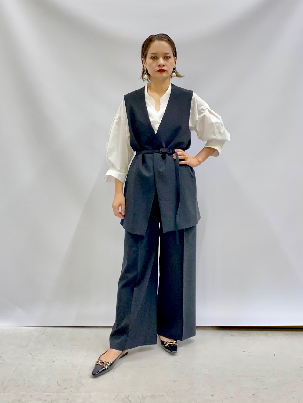 【美品】PLST ネイビー ホールガーメントペプラムカーディガン Mサイズ 美品】PLST ネイビー ホールガーメントペプラムカーディガン M