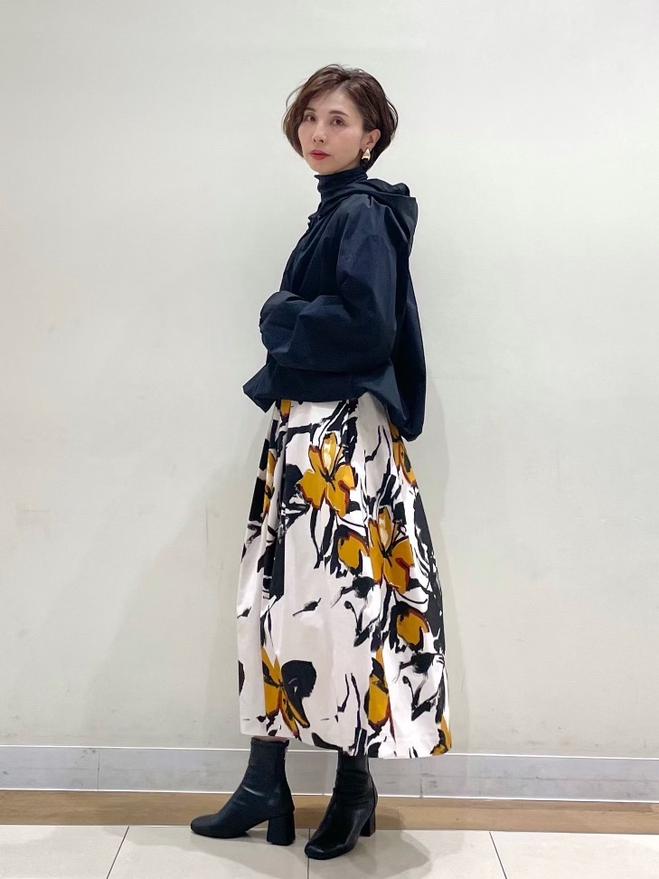 ホールガーメント®ペプラムノースリーブセーター、フラワープリント