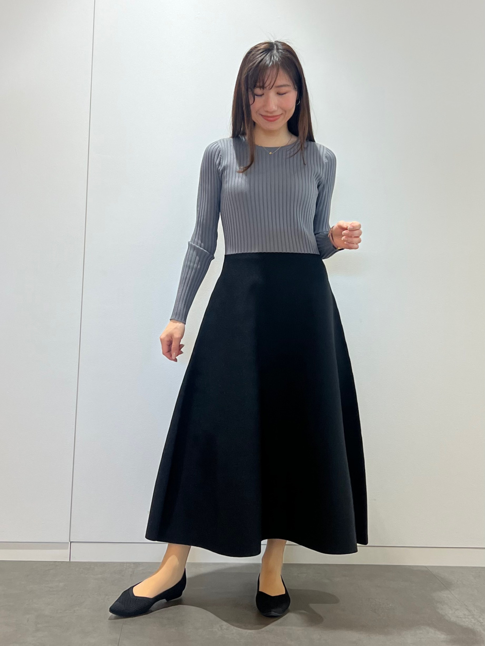 ホールガーメントニットフレアワンピース」の着用コーディネート| プラステ