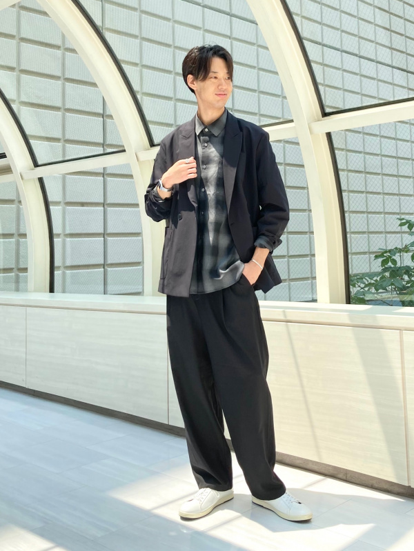 テックストレッチダブルブレストジャケット（メンズ）の着用