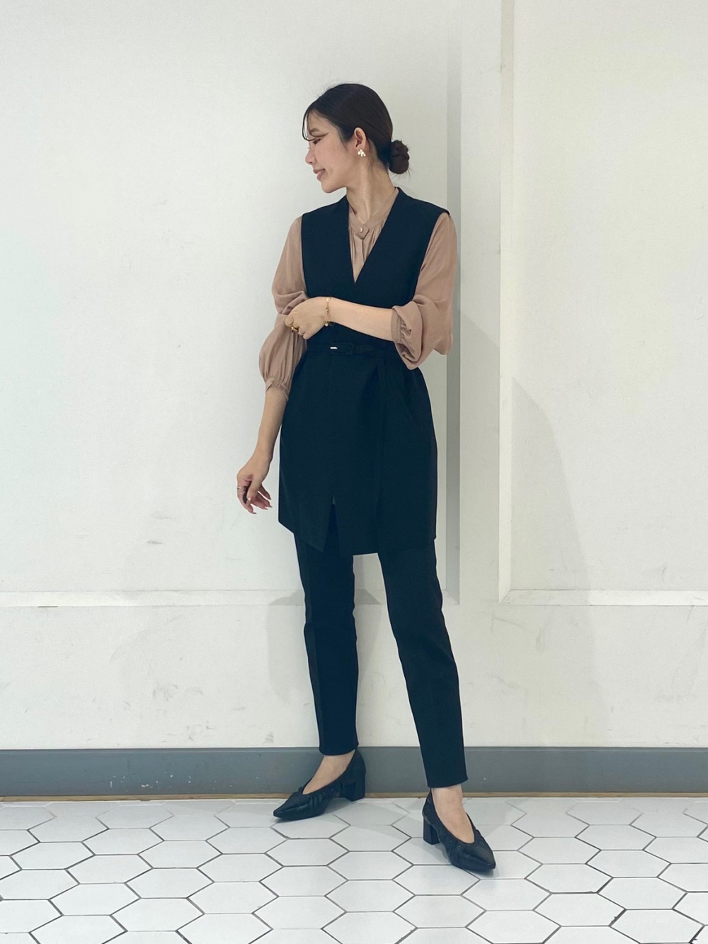 ストレッチツイルベルテッドジレ」の着用コーディネート| プラステ