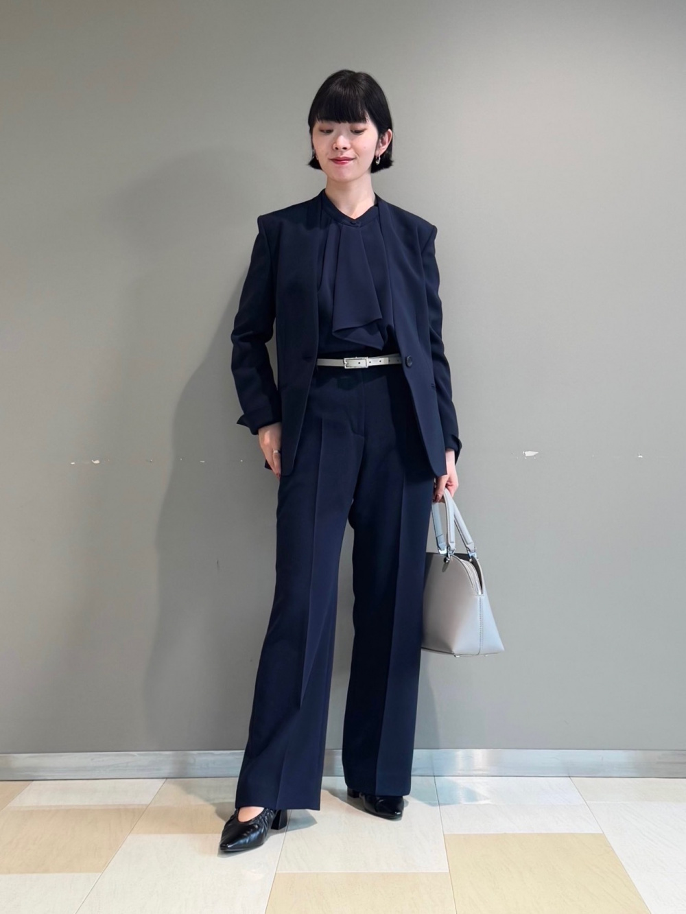 ツイードペプラムジャケット、トリアセブレンドストレートパンツ」の