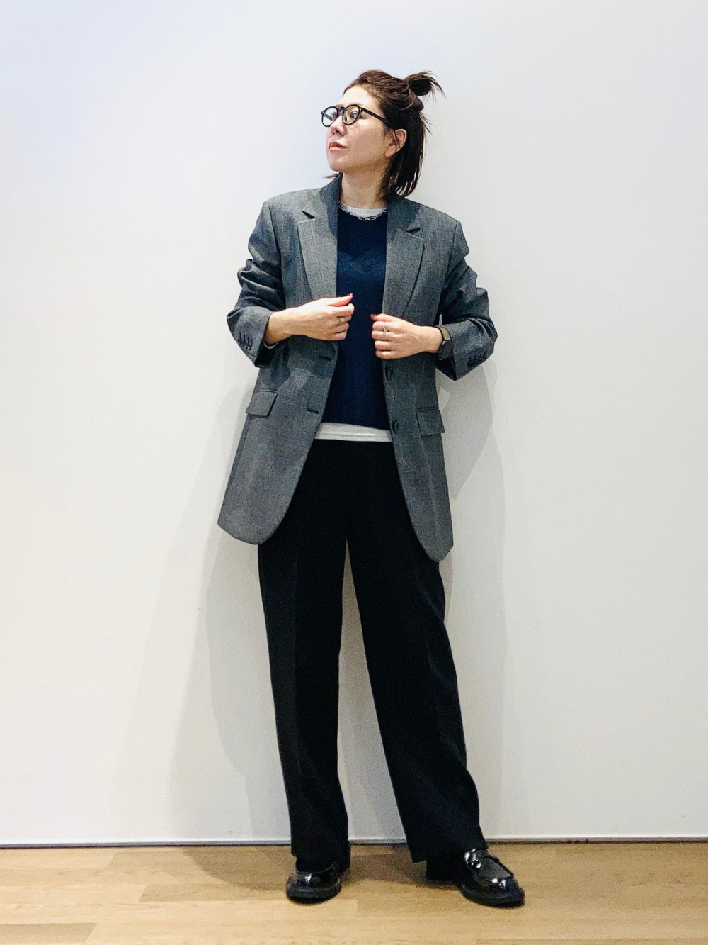 オーバーサイズテーラードジャケット、ワイドパンツ（ダブルクロス