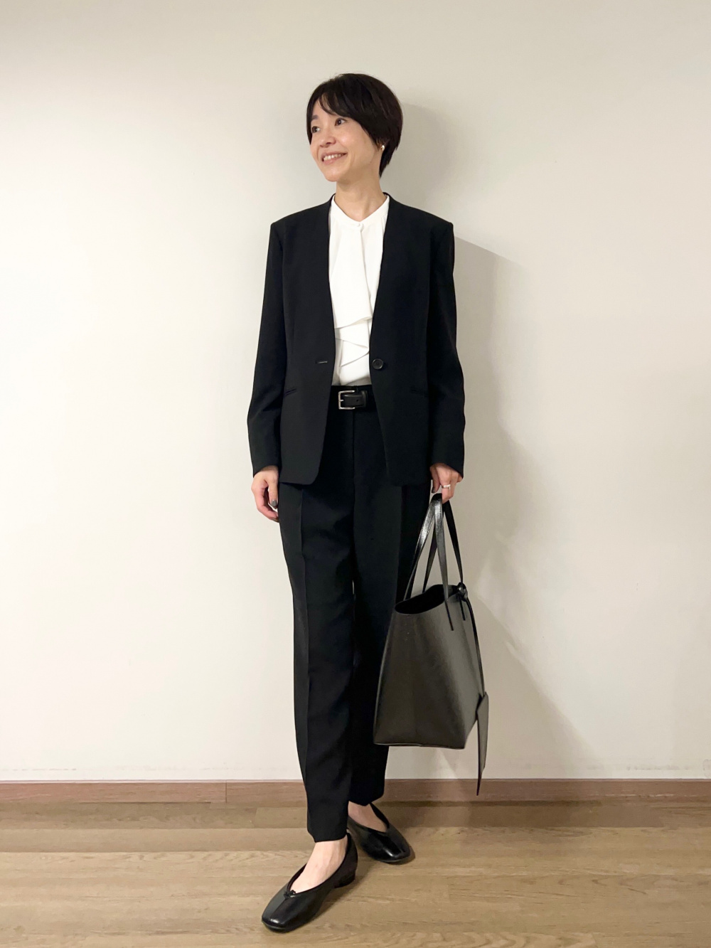 ツイードペプラムジャケット、トリアセブレンドテーパードパンツ」の